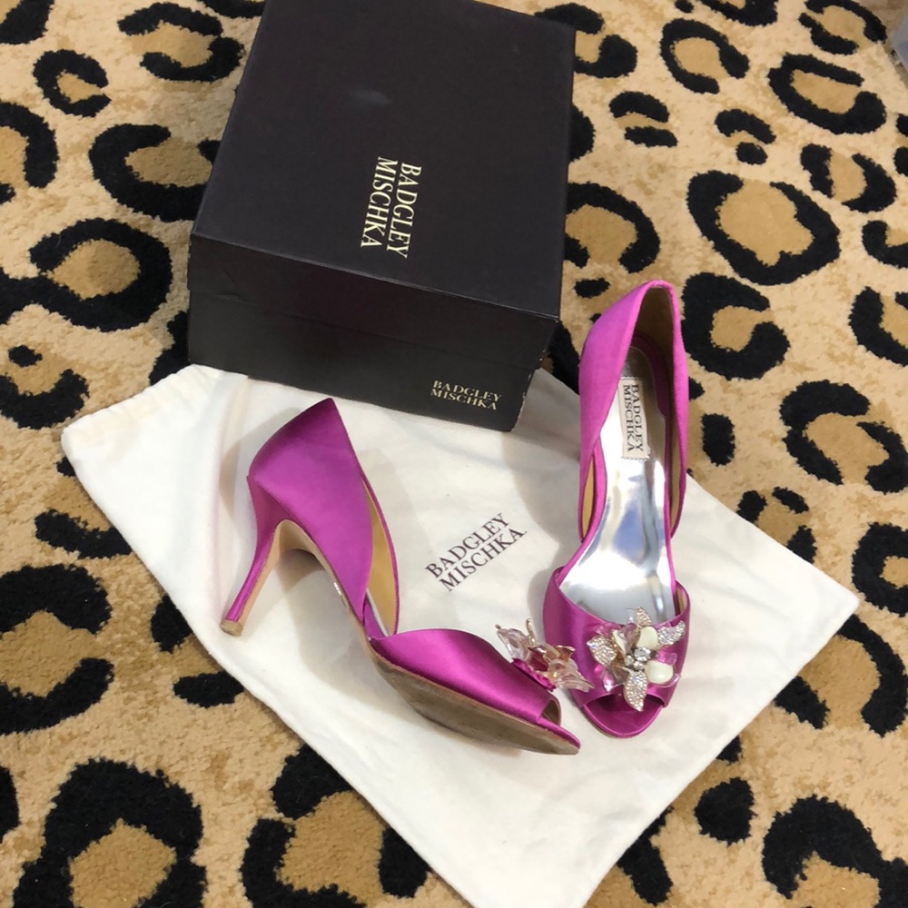 Badgley Mischka fuchsia heels